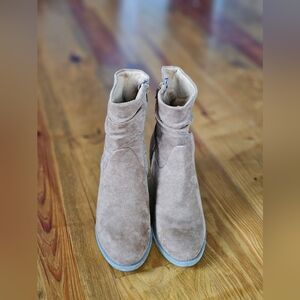 Tan Ankle Booties Suede Minimalist Design Size: 6.5
